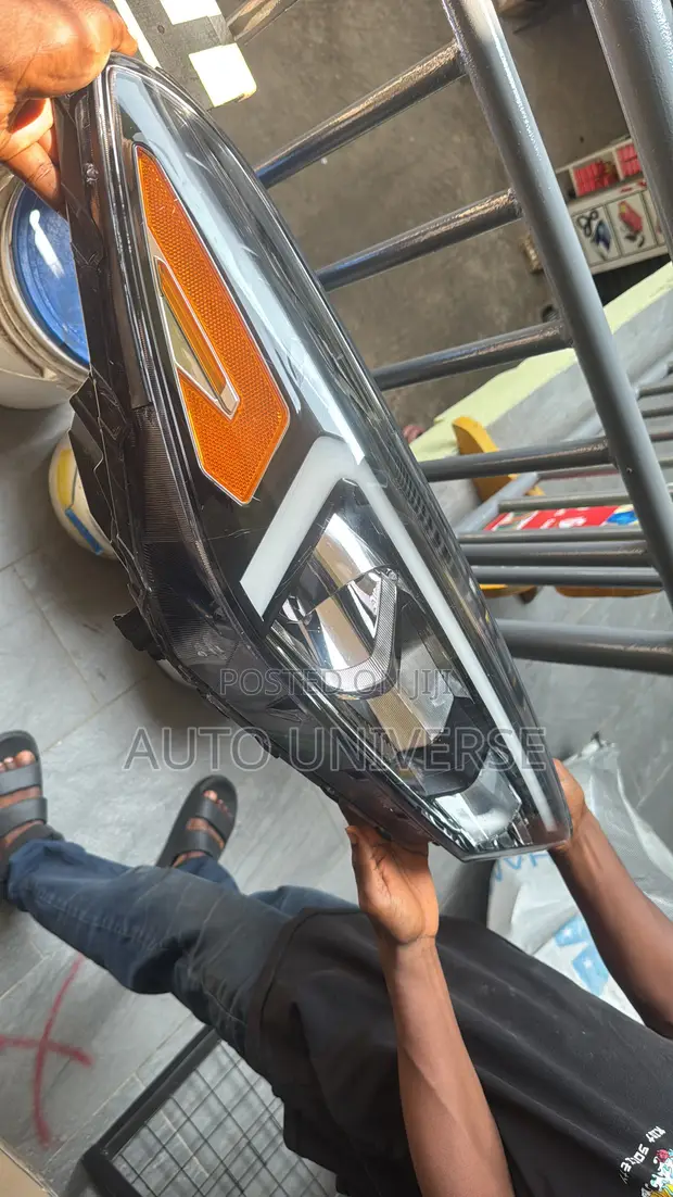 Hyundai Tucson 2018-2020 Headlight - 1