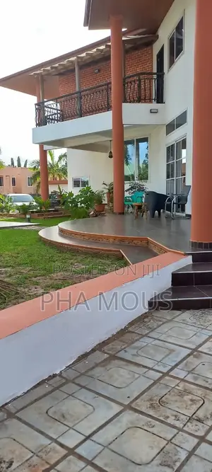 Furnished 7-Bedroom House with Pool in Adjiriganor for Rent