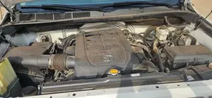 Toyota Tundra Platinum 5.7L V8 4x4 CrewMax 2017