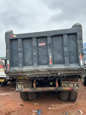 Mercedes-Benz Dump Truck - 17 CBM Bucket
