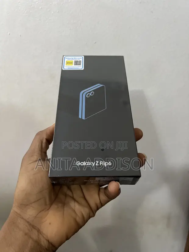 New Samsung Galaxy Z Flip6 256GB Blue - 1