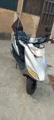 SYM Symnh 180 Scooter (2010) - 4
