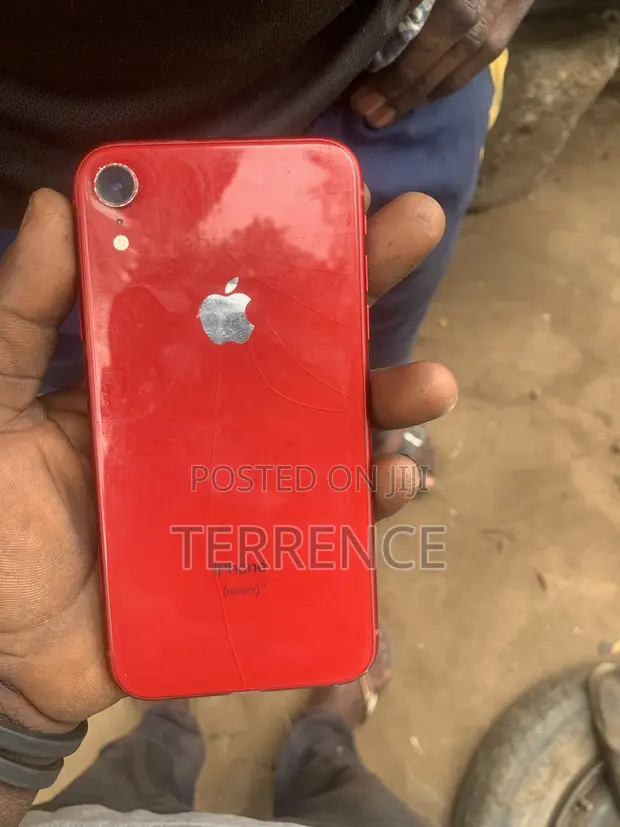 Apple iPhone XR 128GB Red - 1