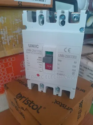 250A 3-Pole Moulded Case Circuit Breaker (MCCB)