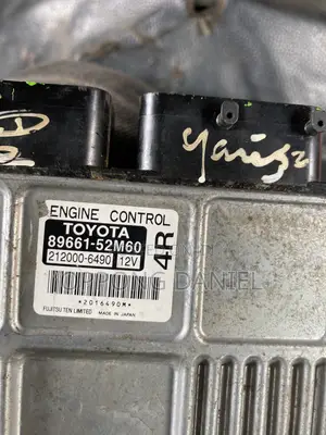 Toyota Vitz 3-Plug Control Board