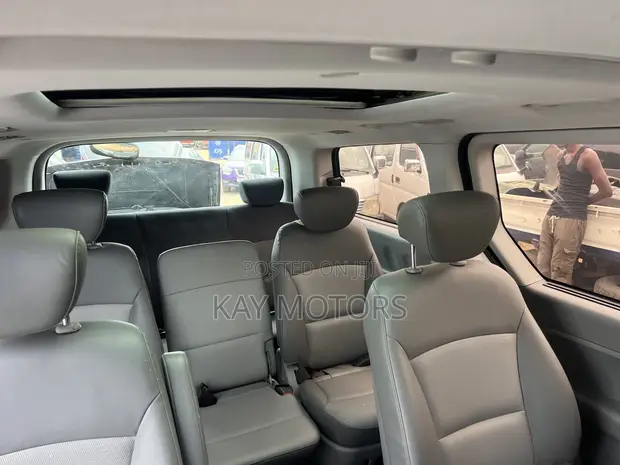 Hyundai Starex 2015 Black - 1