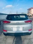 Hyundai Tucson 2018 Silver - 2