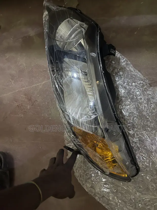 Honda Civic Headlight Pair (2006-2011) - 1
