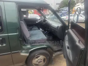 2004 Hyundai H-100 12-Seater Bus