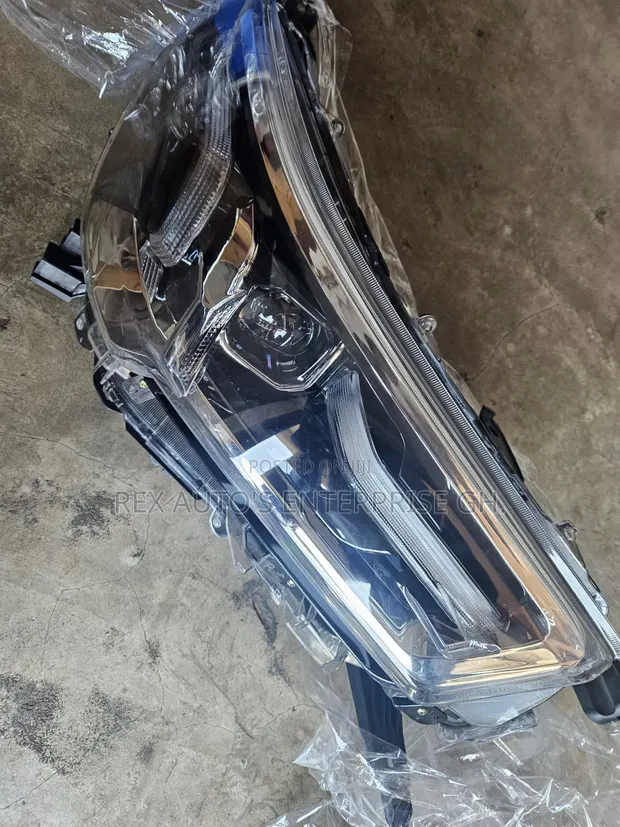 Toyota Hilux Headlight Pair (2018-2021) - 1