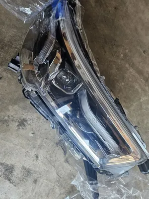 Toyota Hilux Headlight Pair (2018-2021)