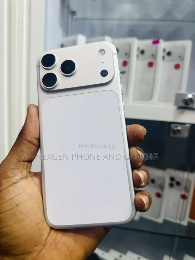 Apple iPhone 17 Pro Max 256GB Silver - 1