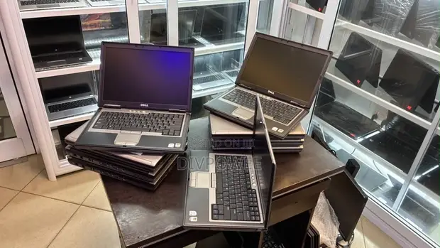 Dell Latitude D620 Laptop - 4GB RAM, 128GB SSD - 1