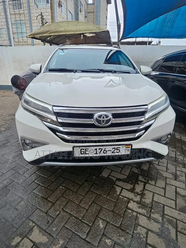 Toyota Rush 2019 White - 1