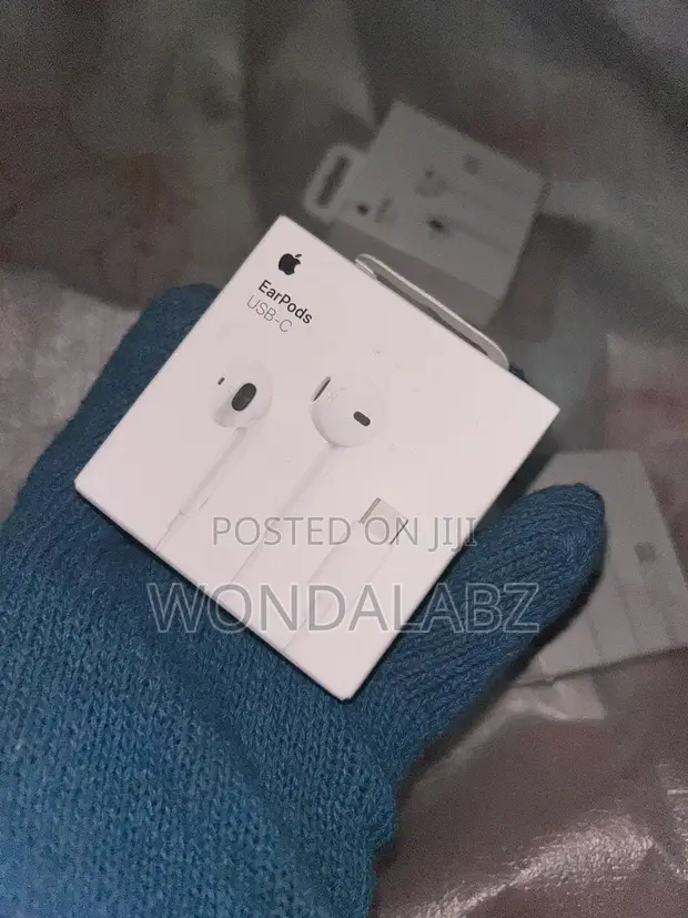 Genuine Apple USB-C EarPods - 1