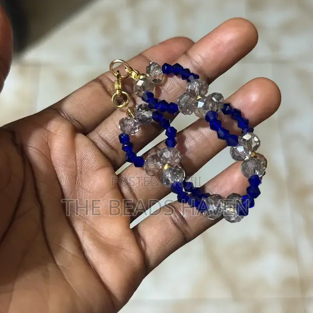 Handmade Beaded Floral Bracelet - 1