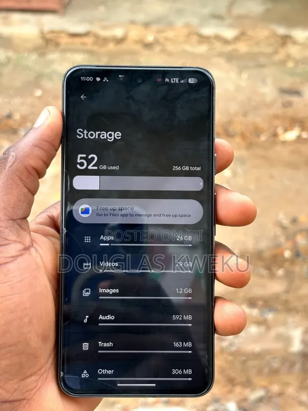 Google Pixel 8 256GB Black - 1
