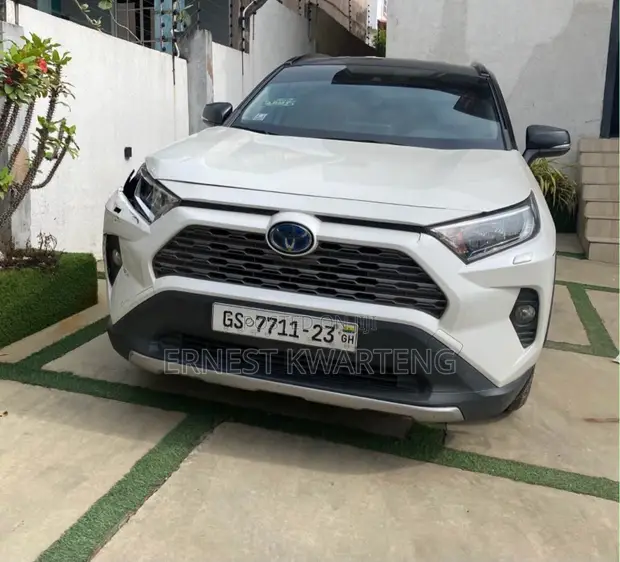 Toyota RAV4 2021 White - 1