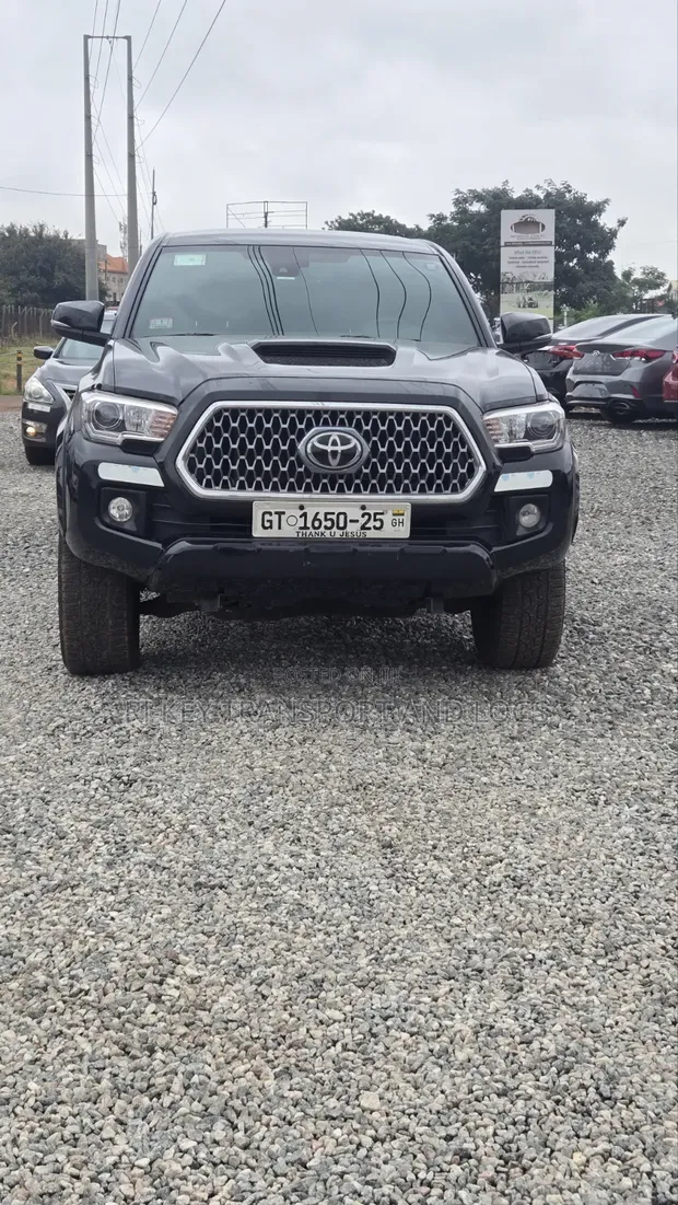 Toyota Tacoma 2019 Black - 1