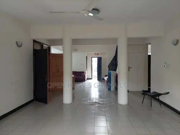 4-Bedroom House for Rent in US Embassy Area, Cantonments - 1