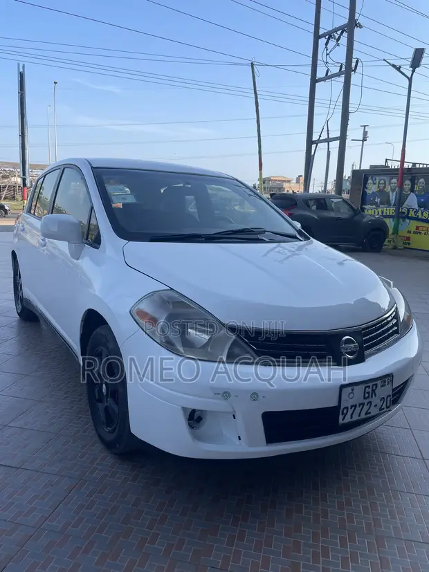 Nissan Versa 1.8 S 2007 White - 1