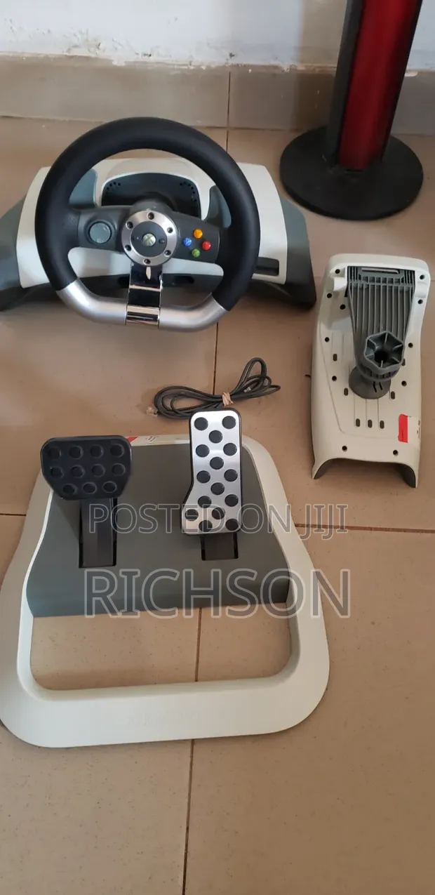 Original Xbox 360 Steering Wheel - 1