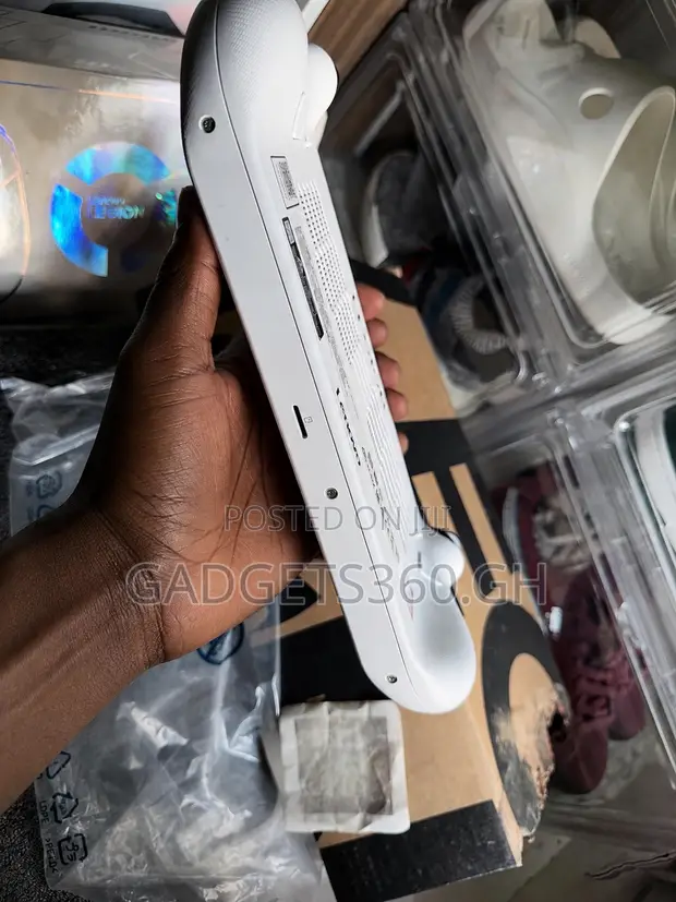 Lenovo Legion Go S (White 1TB) - 1