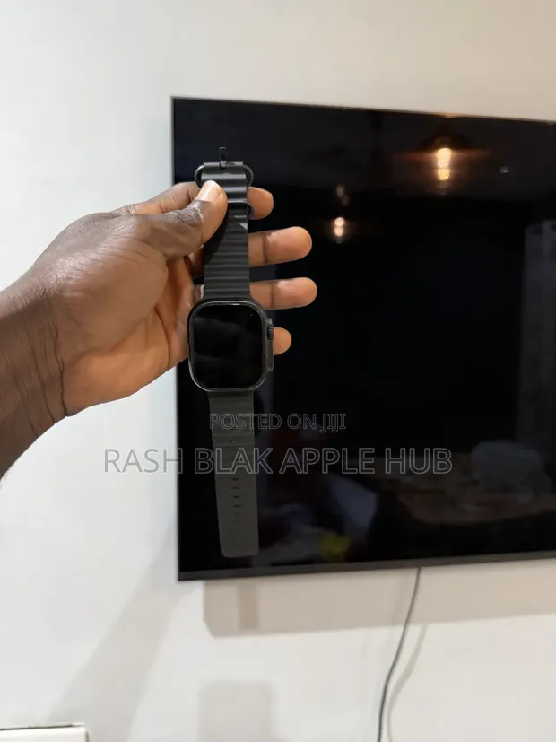Apple Watch Ultra 2 49mm Black Edition - 1