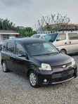 Toyota Sienta 2012 Brown - 4