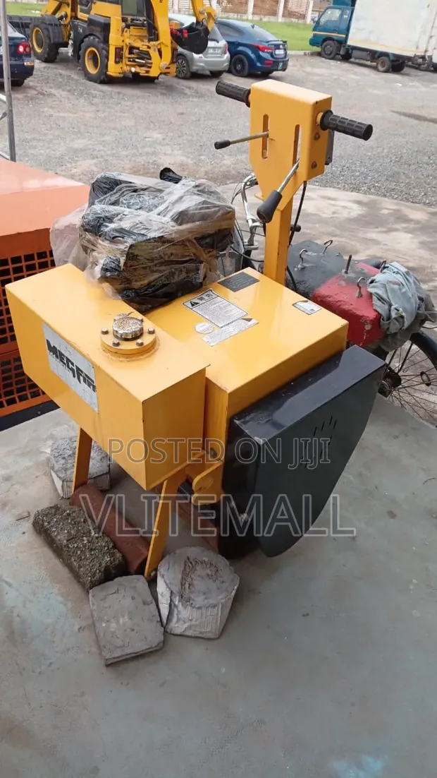 Road Roller 300kg Mini Vibratory Compactor - 1