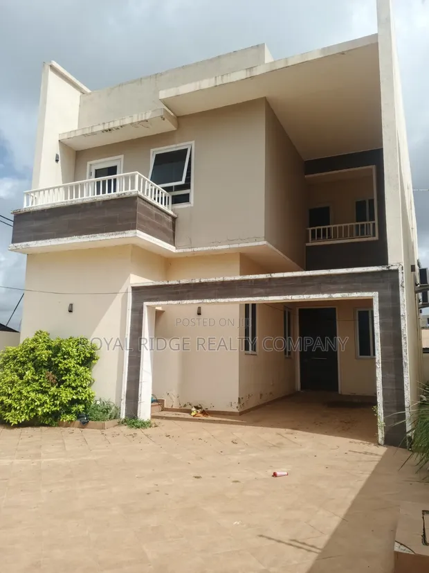 4 Bedroom House for Rent in Lakeside Community 1, Accra - 1