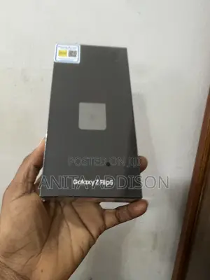 New Samsung Galaxy Z Flip5 256GB Graphite
