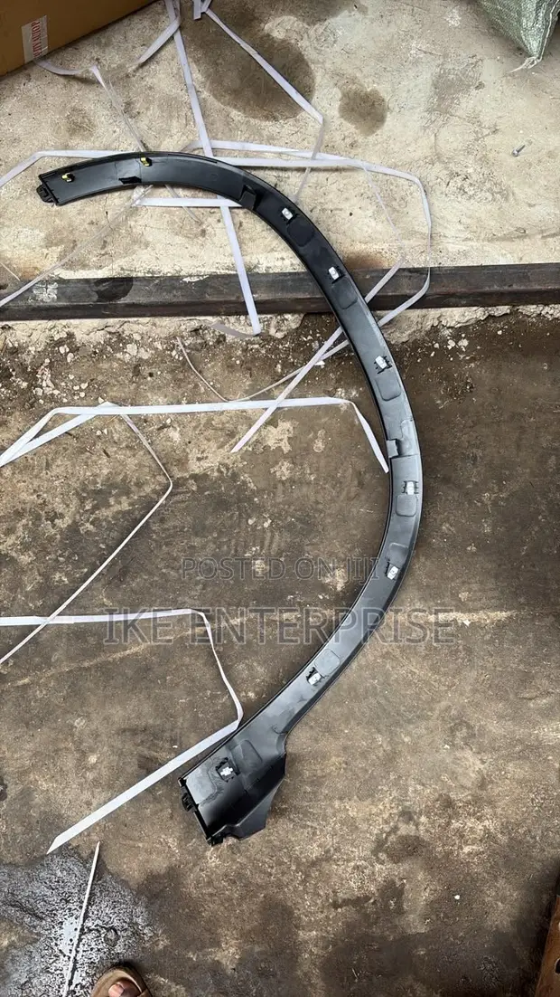 Honda Pilot/Passport Fender Moulding (2018-2022) - 1