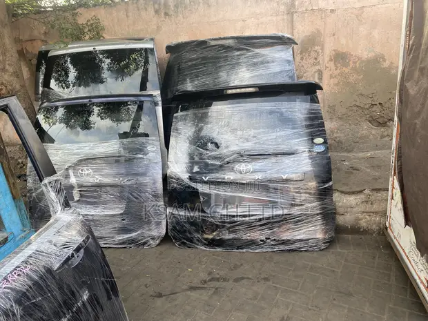 Toyota Voxy 2010 Back Boot - 1