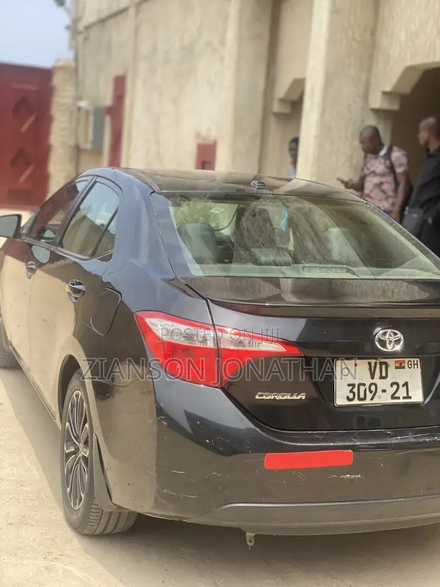 Toyota Corolla 2016 Black - 1