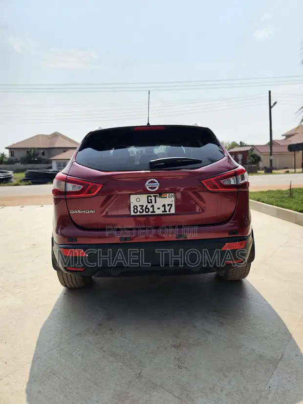 Nissan Qashqai 2016 Red - 1