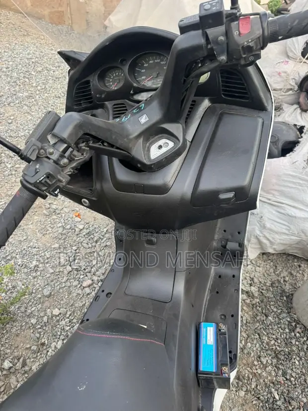 Honda Scooter 2003 White - 1