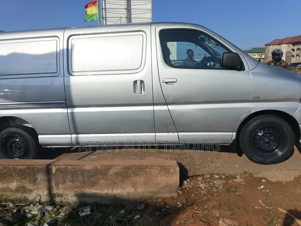 Toyota HiAce 2009 Silver - 1