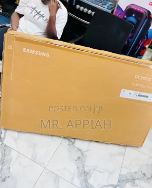 Samsung 55-Inch Crystal UHD 4K Smart TV (Model 55U8072F)