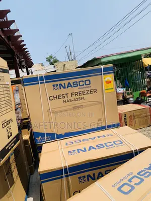 Nasco NAS-425FL 318-Liter Single-Door Chest Freezer
