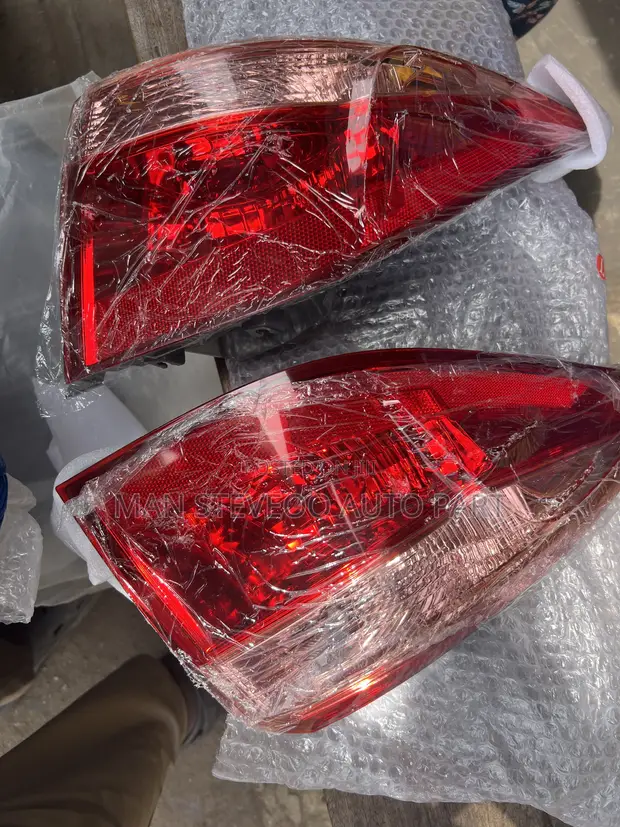 Toyota Corolla Tail Lights 2017-2019 LE/CE Pair - 1