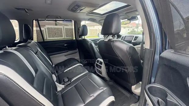 2017 Honda Pilot Touring 4WD SUV - 1