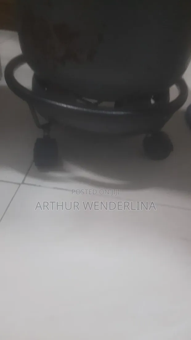 Cylinder Stand with Wheels - 1