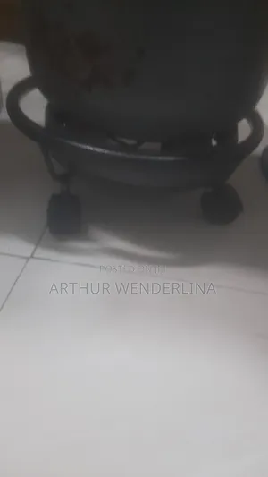 Cylinder Stand with Wheels