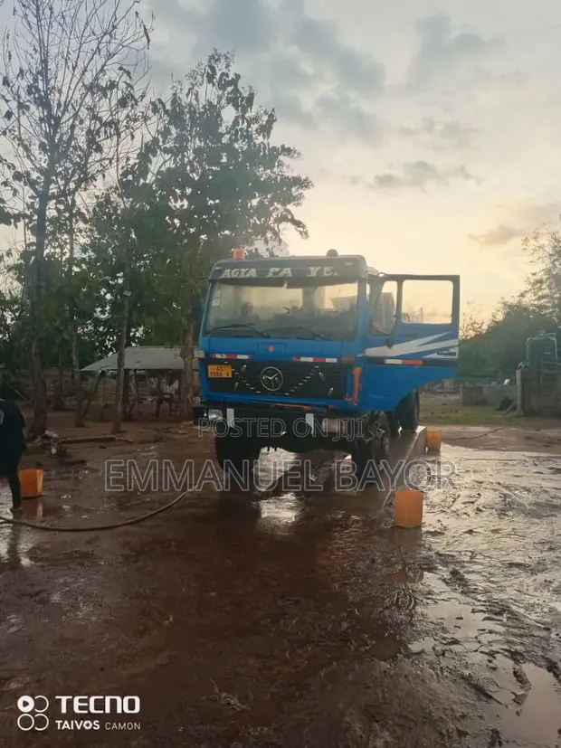 Mercedes-Benz Truck 4x4 - 1