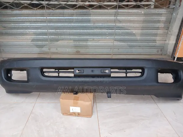 Toyota Land Cruiser 100 Front Bumper (1998-2002) - 1