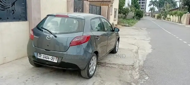 Mazda 2 2014 Gray - 1