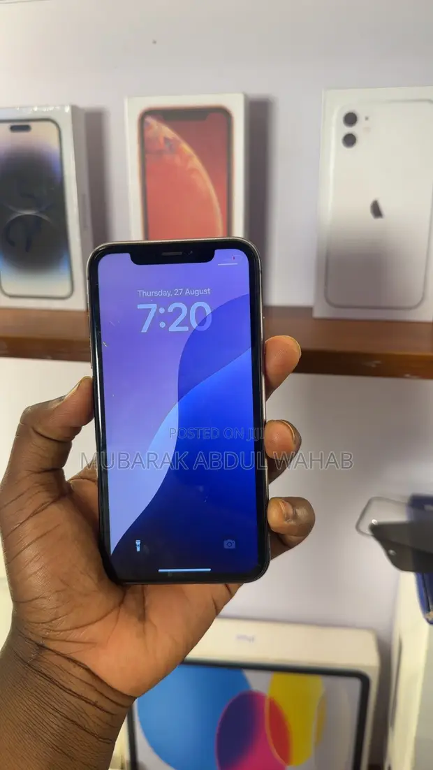 Apple iPhone XR 64GB Black - 1