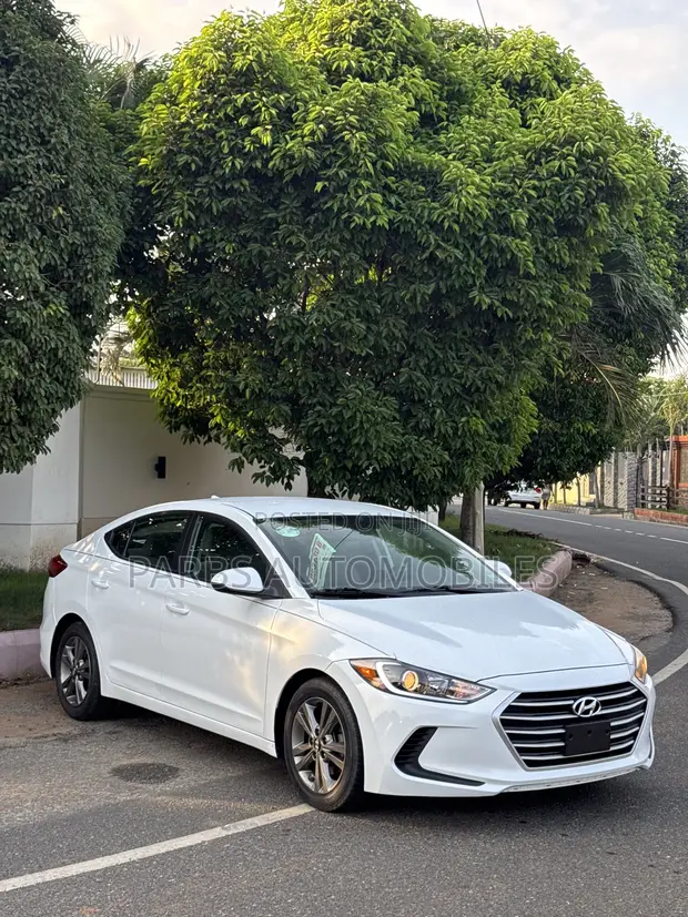 2017 Hyundai Elantra SE Sedan - 1