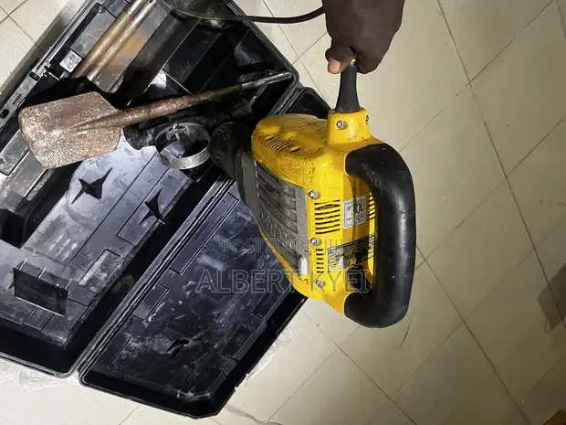 DeWalt SDS Max Demolition Hammer - 1